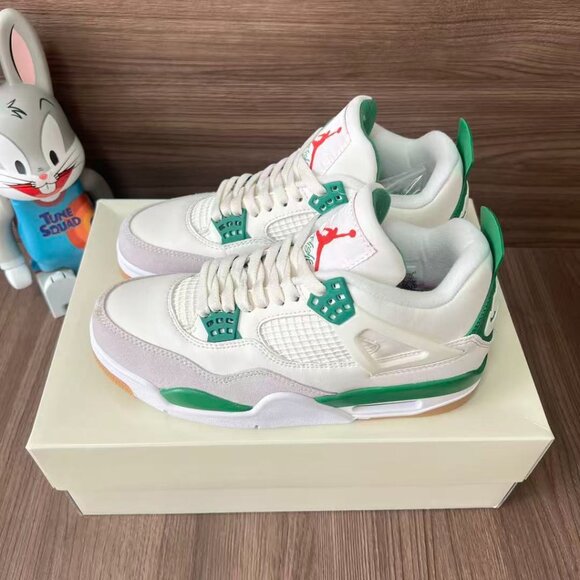 Nike Air Jordan 4 Retro SP x Nike SB Pine Green - Picture 1 of 9